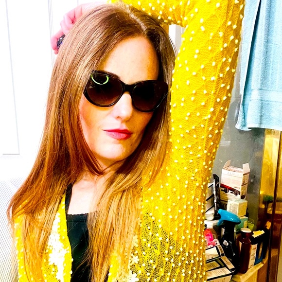 Vince Camuto Accessories - Vince Camuto Black Oversized Sunglasses